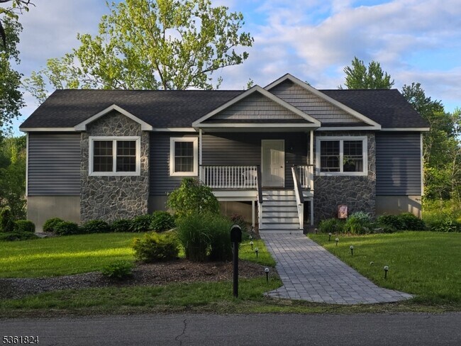 Primary Photo - 5 Mountain Rd