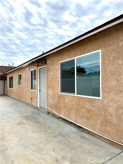 Primary Photo - 6515 White Oak Ave