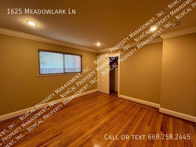 Building Photo - 1625 Meadowlark Ln