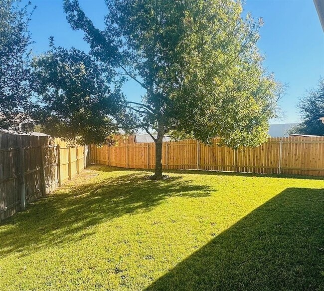 Building Photo - 2248 Fernspring Dr