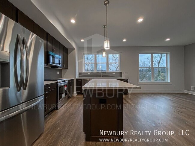 Building Photo - 1819 Chessland St