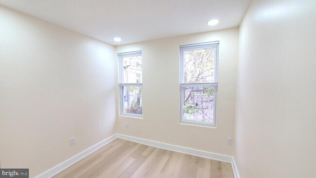 Building Photo - 1819 N Judson St