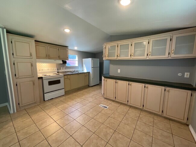 Building Photo - 112 County Road 3563