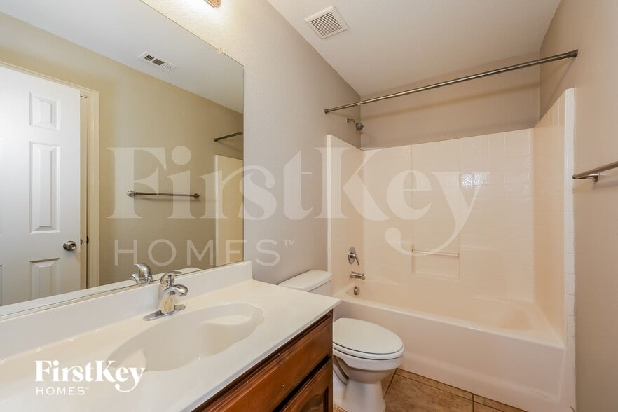 Building Photo - 3040 Thicket Bend Ct