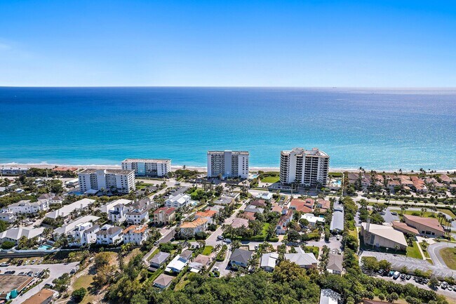 Building Photo - 840 Ocean Dr