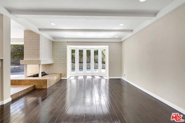 Building Photo - 26572 Academy Dr