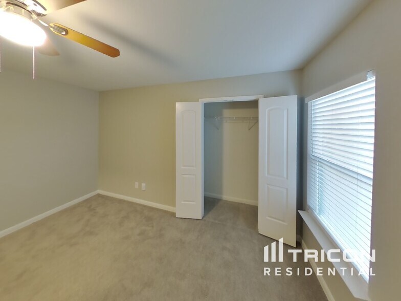 Building Photo - 14210 Bridgeview Ln