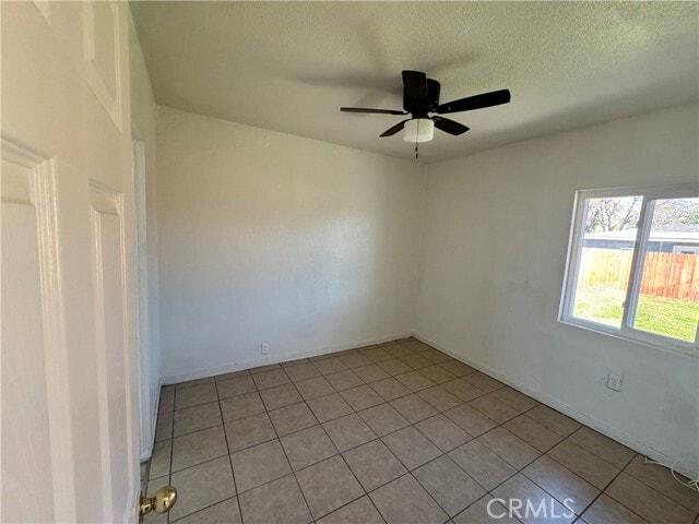 Building Photo - 14880 Randall Ave