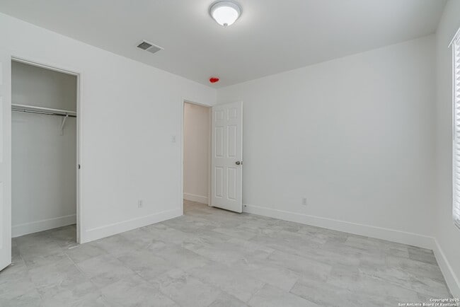 Building Photo - 9958 Panther Bay