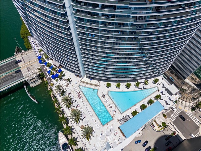 Building Photo - 200 Biscayne Blvd Way