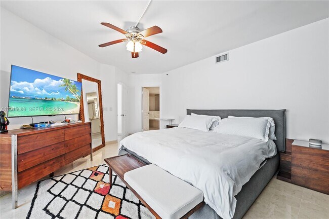Building Photo - 8925 Collins Ave