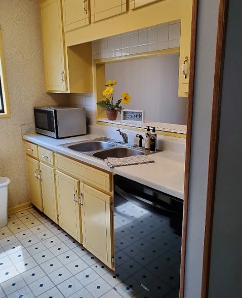 Kitchen - 146 Woodfield Pl