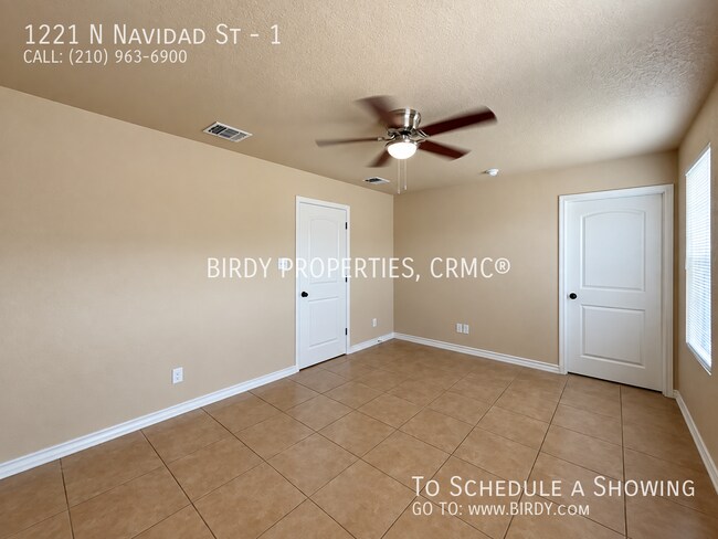 Building Photo - 1221 N Navidad St