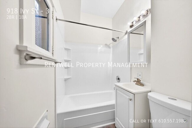 Building Photo - 918 Ivy St