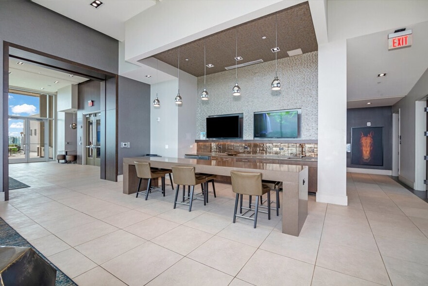 Building Photo - 1811 Southgate Blvd