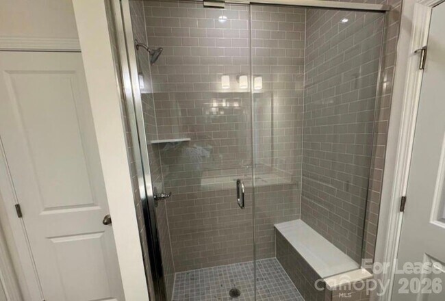 Building Photo - 5009 Layman Dr