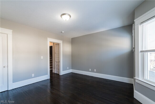 Building Photo - 2970 Edgehill Rd