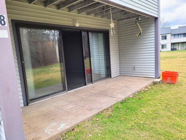 Building Photo - 97 Candlewood Dr