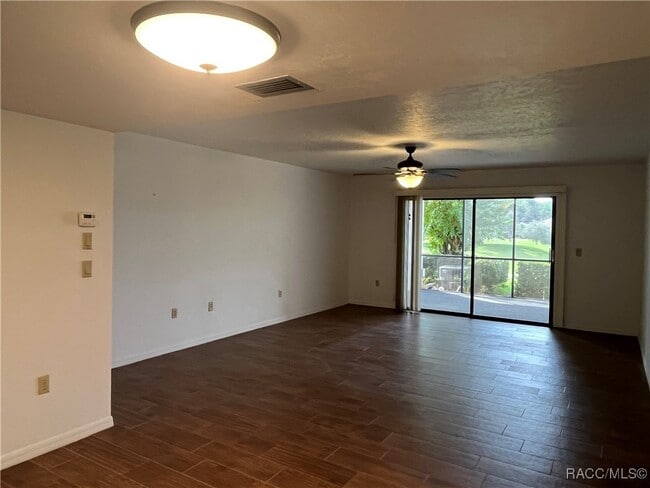 Building Photo - 810 E Gilchrist Ct