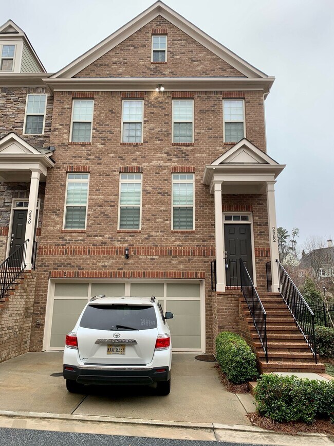 Building Photo - 2562 Sibley Dr