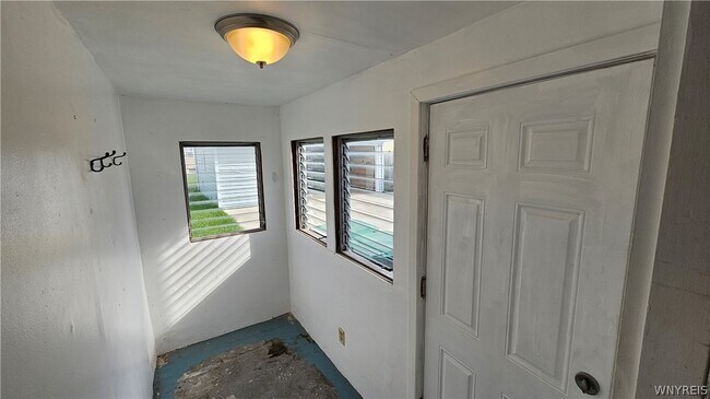 Building Photo - 107 Fowler Ave