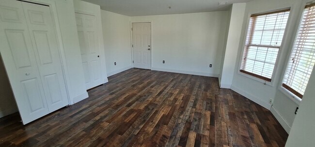 Building Photo - 41 West St