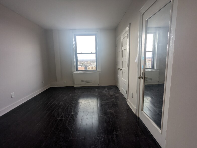 Building Photo - 140 Chestnut St