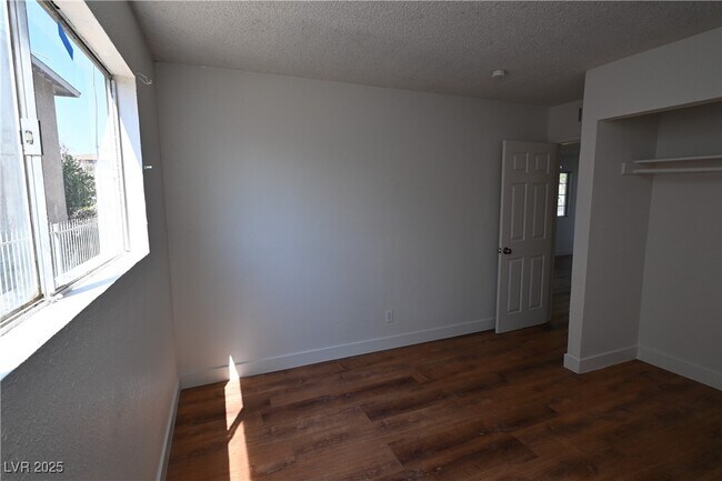 Building Photo - 1512 Cobb Ln