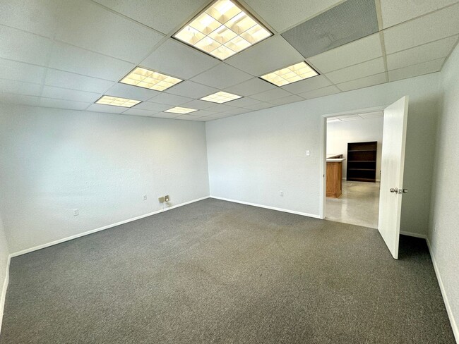 Building Photo - Office Space In Downtown Biloxi! Great Loc...