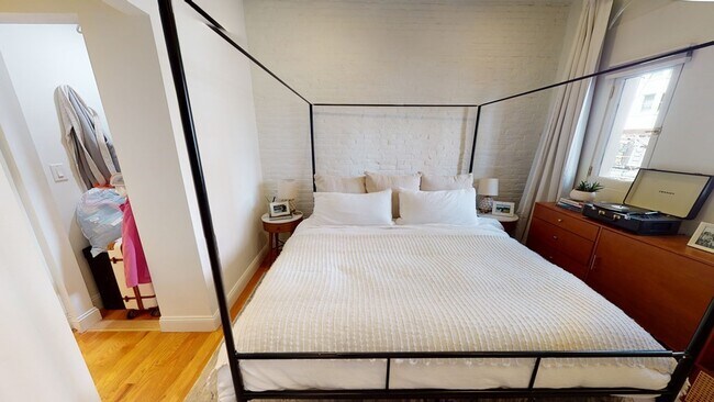 Building Photo - 27 Bowdoin St