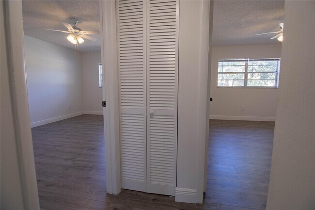 Building Photo - 1507 Argyle Dr