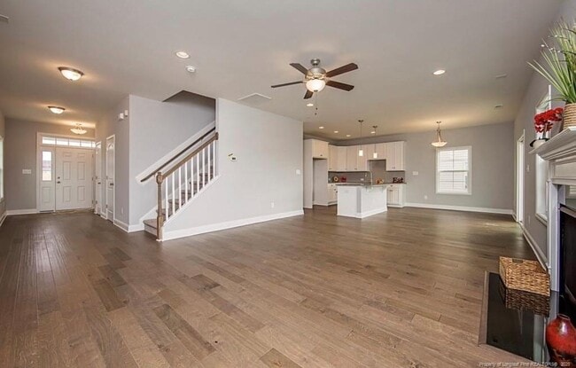 Building Photo - 5252 Debut Ave