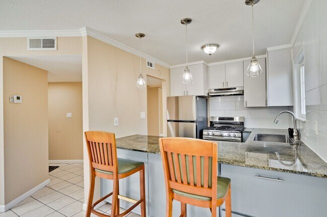 Building Photo - Excellent 2 Bed 1 Bath Home in Santa Clara!