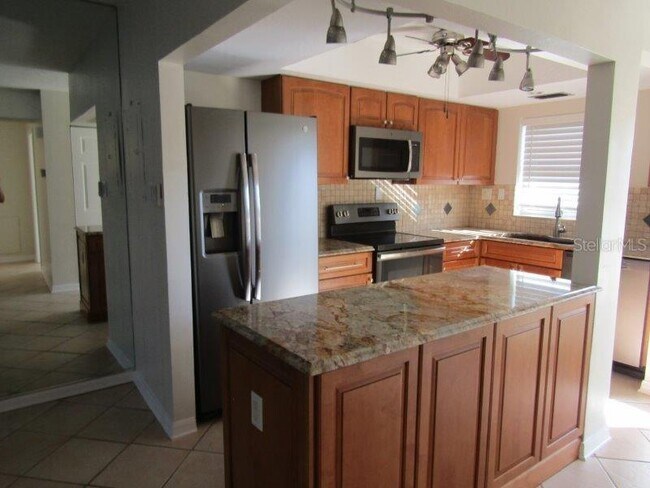 Building Photo - 4939 Floramar Terrace