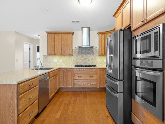Building Photo - Charming Single-Level 3 BR, 2 BA Home with...