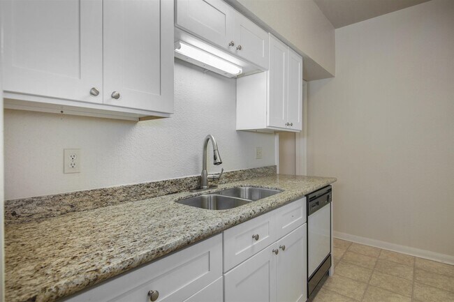 Building Photo - 2400 N Braeswood Blvd