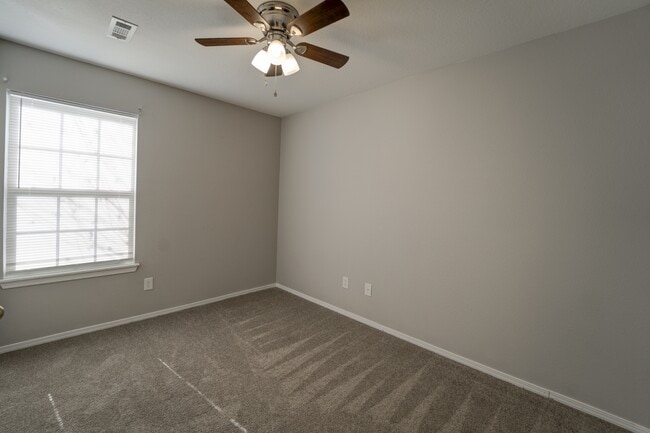 Building Photo - 324 Grant Springs Dr