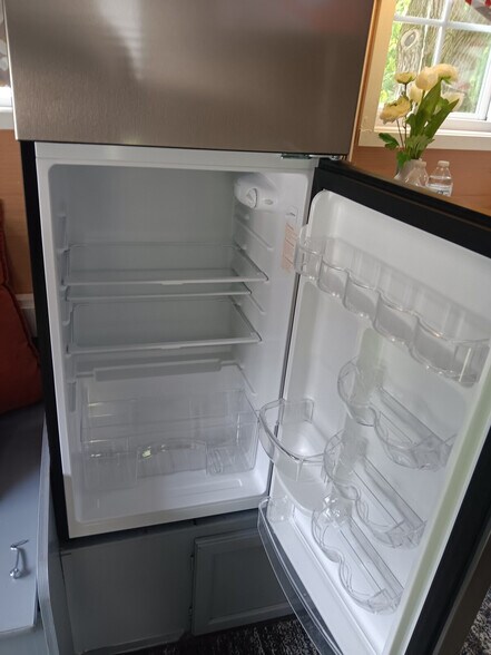 Building Photo - 80 Perkins Ave