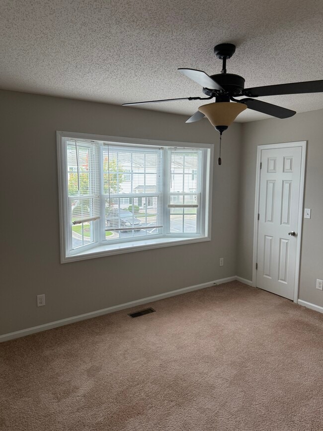 Building Photo - 1222 Cross Creek Cir