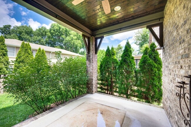 Building Photo - Stunning 4BE/3.5BA home in the heart of Gr...
