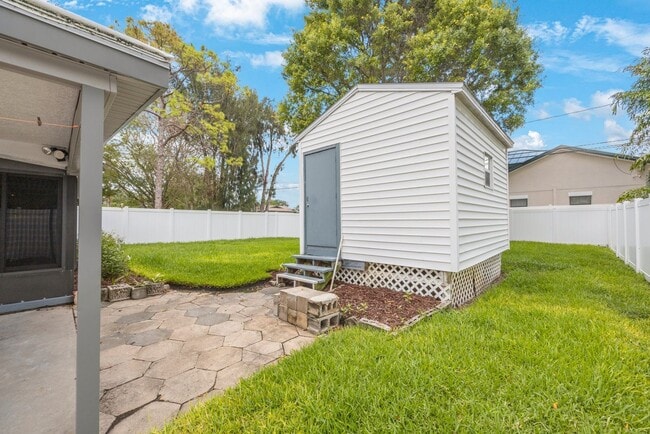 Building Photo - Cute 1 bedroom home with 2 patios and shed***MOVE IN JUNE 20TH****