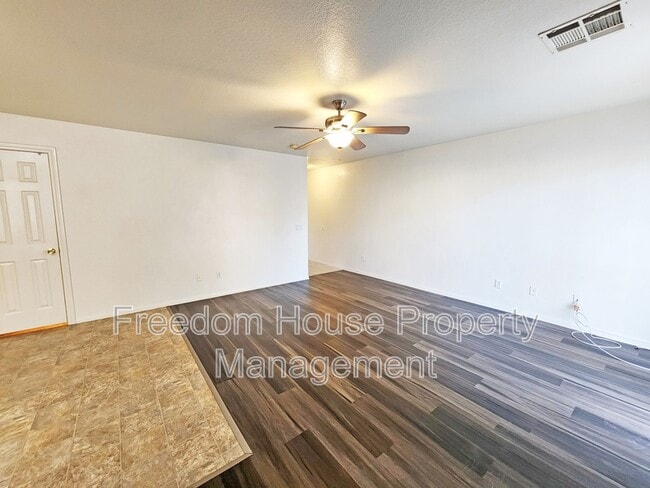 Building Photo - 910 Bourbon St