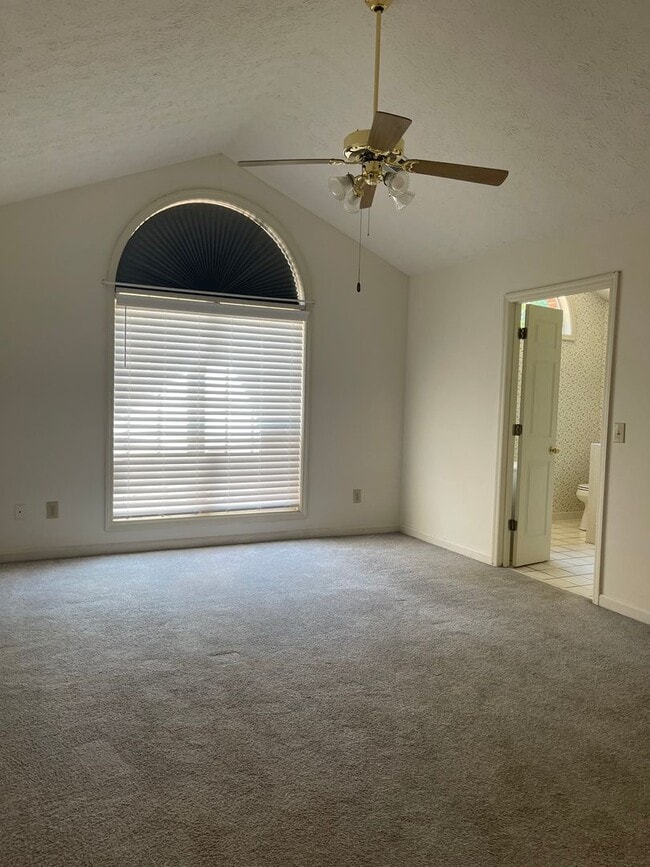 Building Photo - Single Family - Auburn