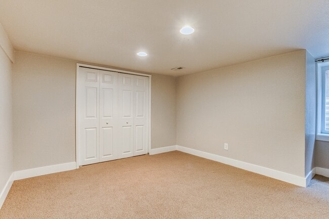 Building Photo - 4435 Clay St
