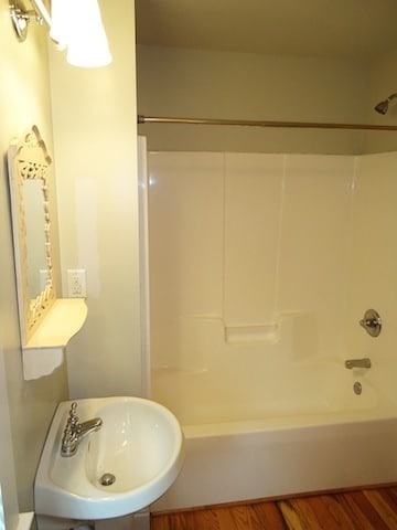 Building Photo - 225 Pearl St