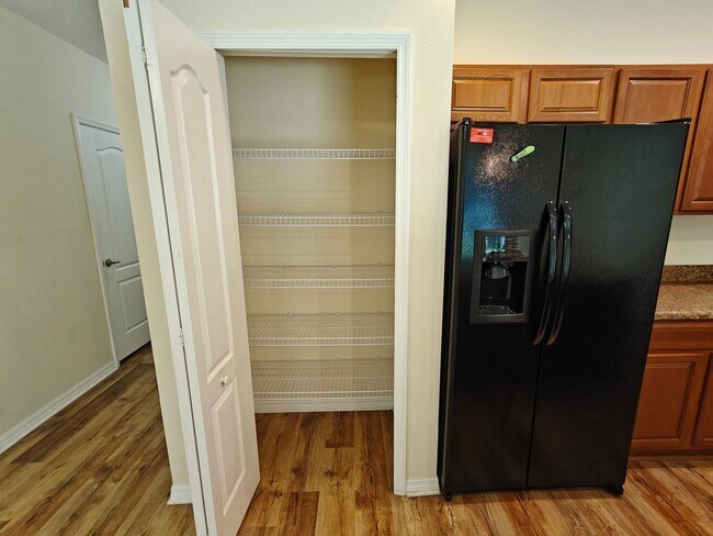 Building Photo - Charming & Modern 3-Bedroom Home with Bright Open Layout!