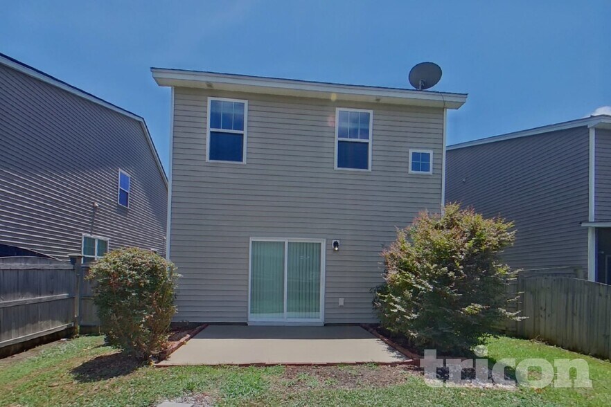 Building Photo - 423 Lanyard Ln