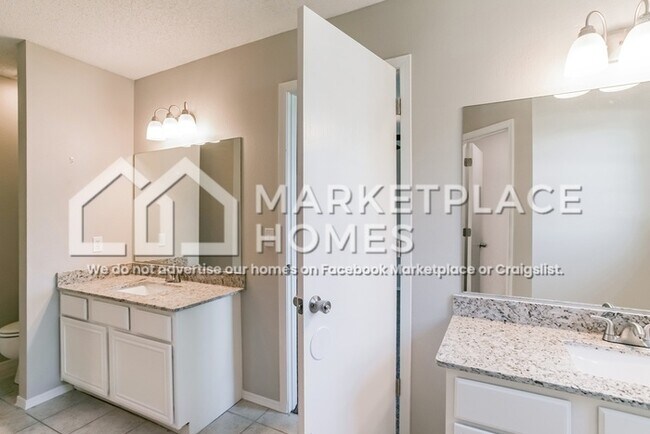 Building Photo - 490 Aster Ave