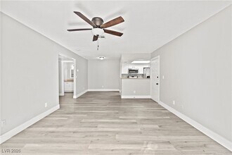 Building Photo - 7100 W Pirates Cove Rd