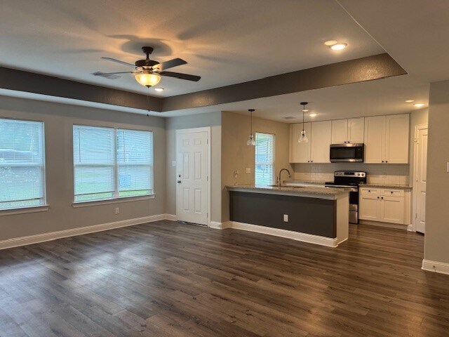 Building Photo - 15814 Beechnut Dr